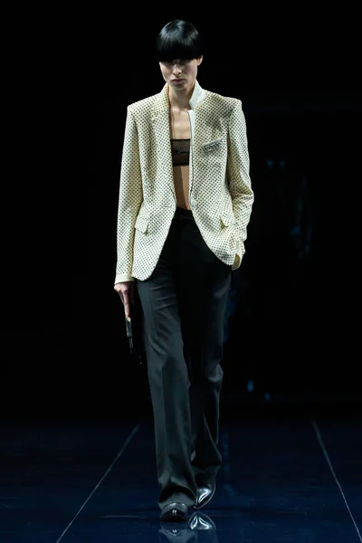 Look 28